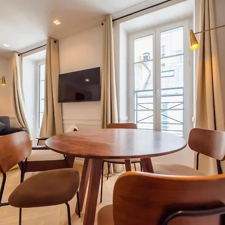 Austerlitz Apartment *